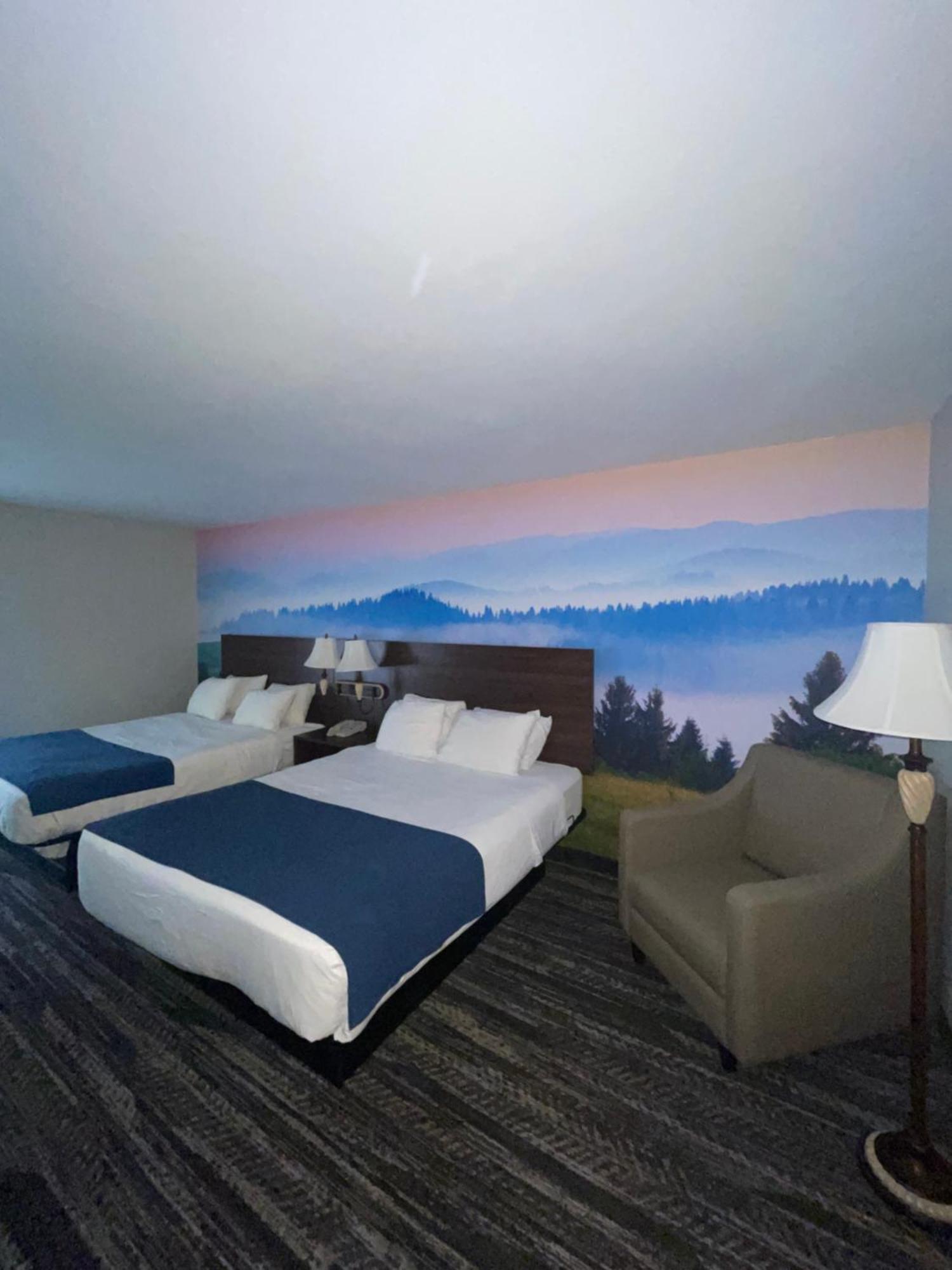 Clarion Pointe-Dillard Near Blue Ridge Mountains Hotel Eksteriør billede