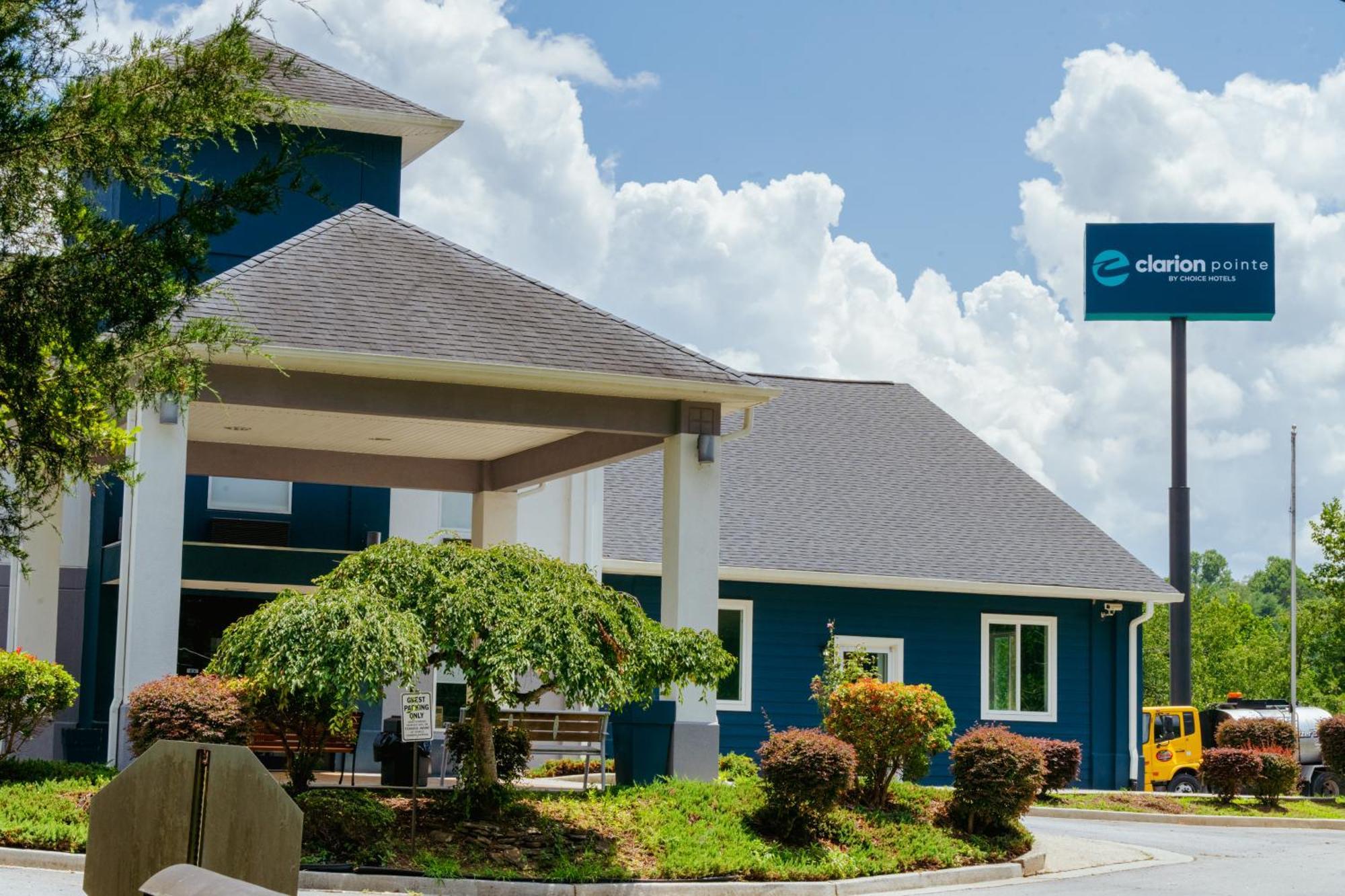 Clarion Pointe-Dillard Near Blue Ridge Mountains Hotel Eksteriør billede